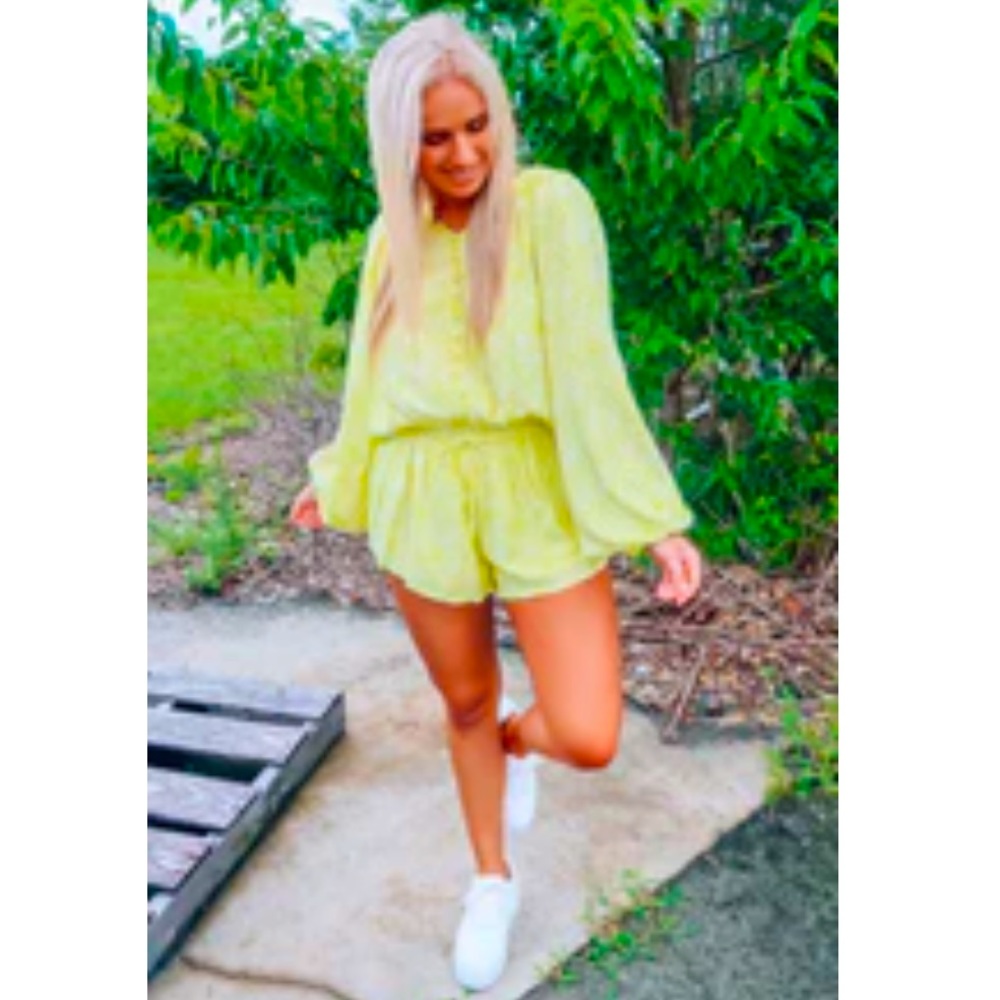 NWT Looks Like Summer Romper